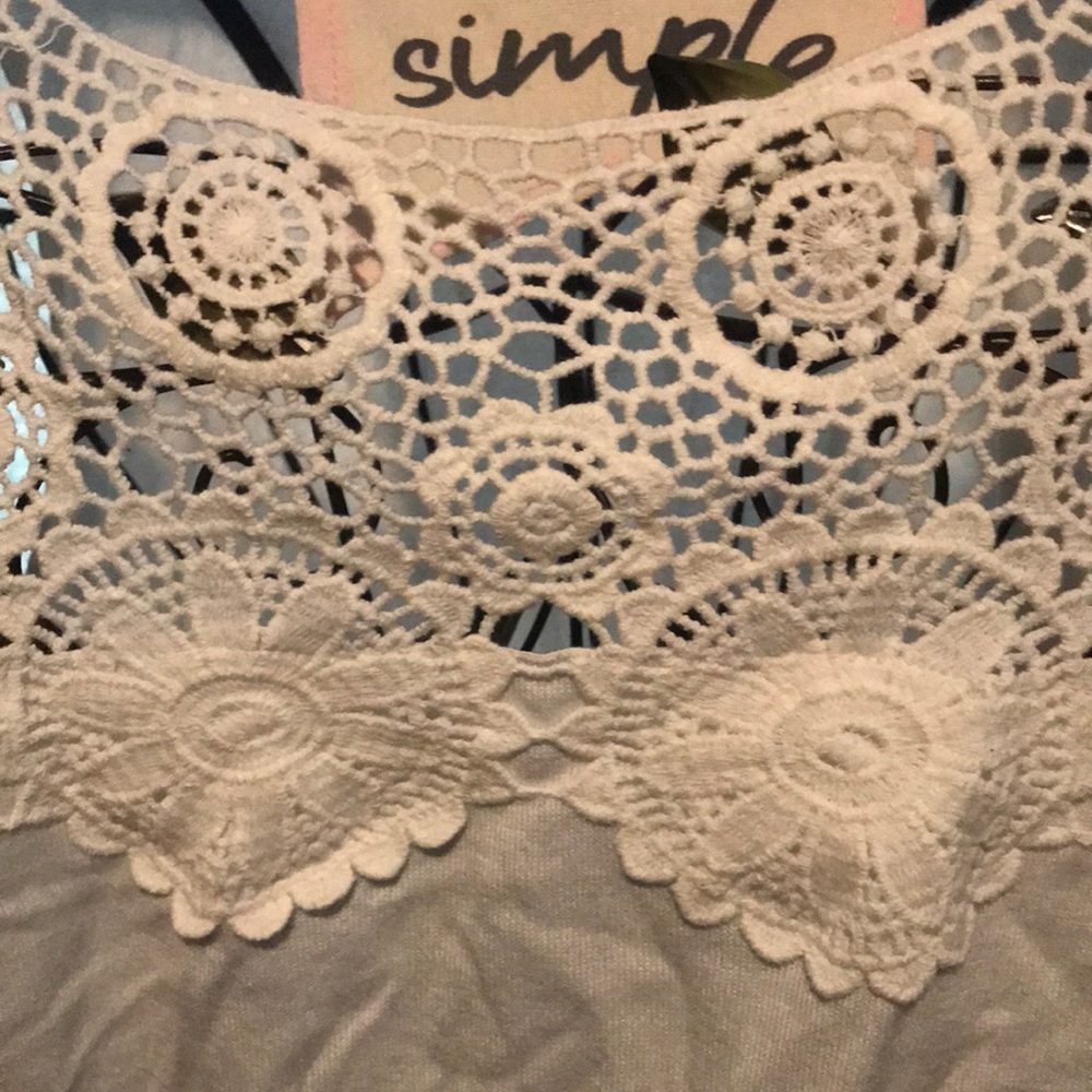 Top - Picture 2 of 4